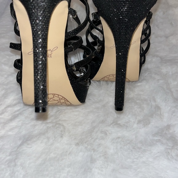 Badgley Mischka Jewel shoes - Picture 7 of 9